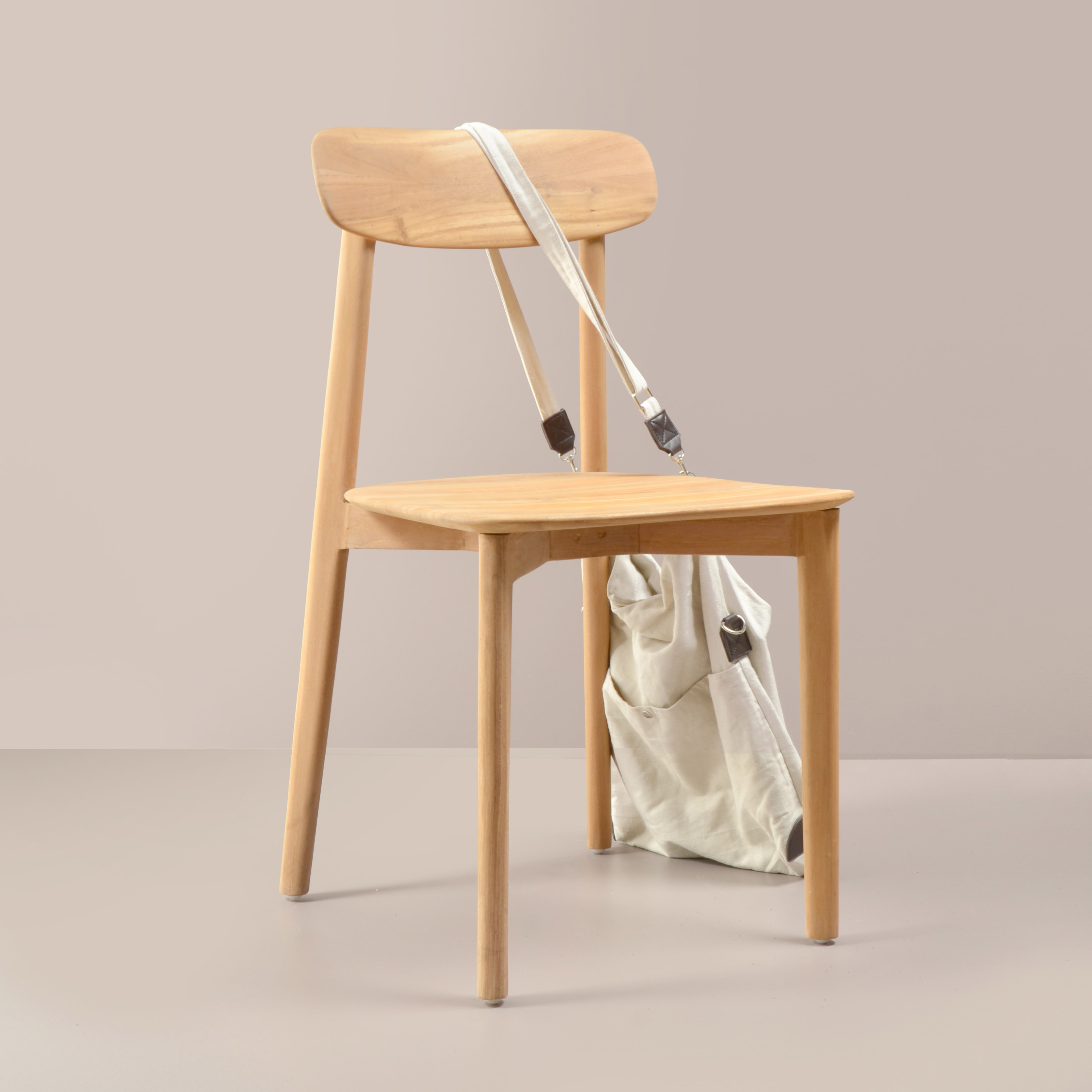 Les meubles en bois brut dans la déco