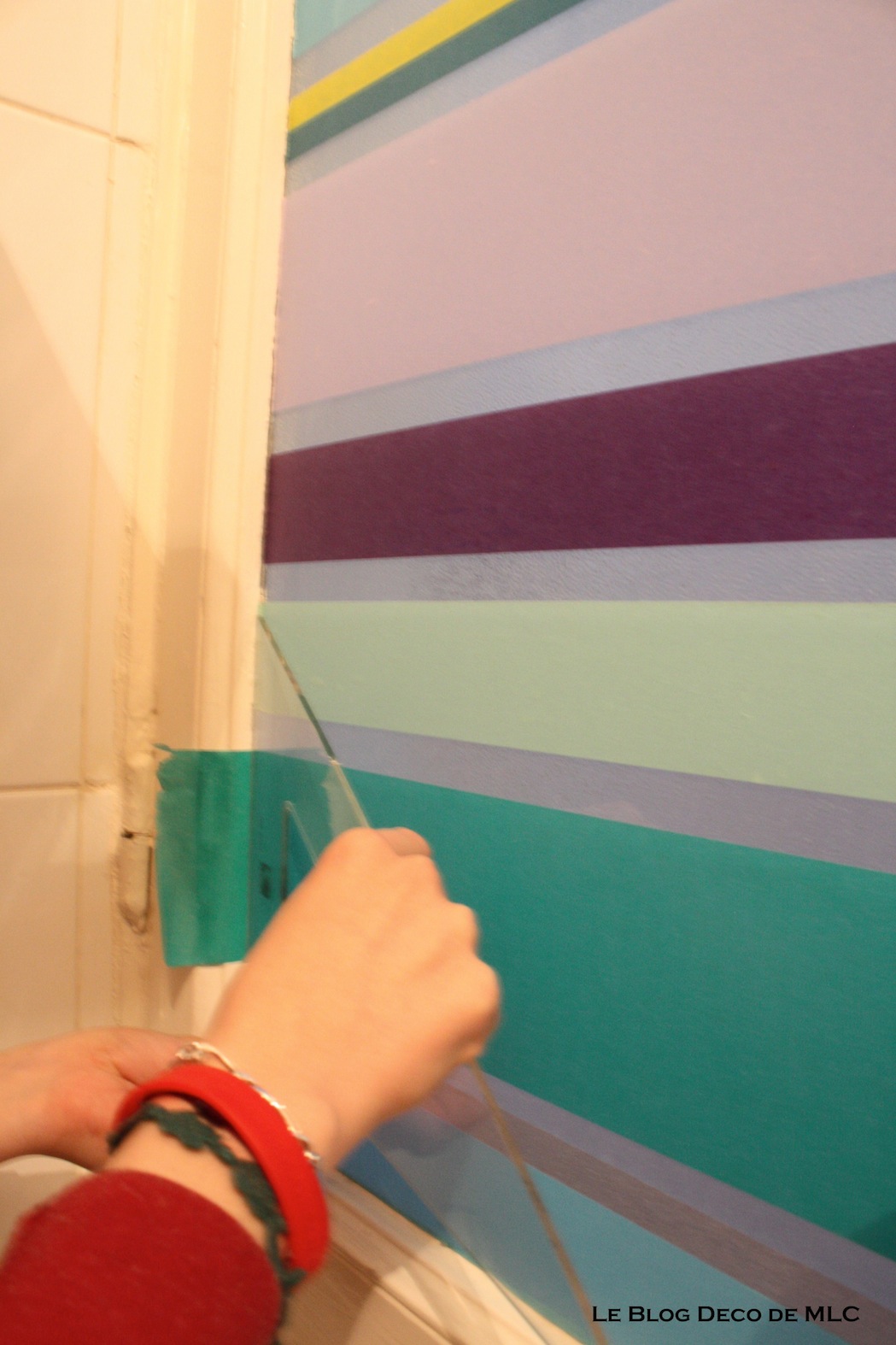 Diy un store en masking tape pour une fenêtre déco le blog ...