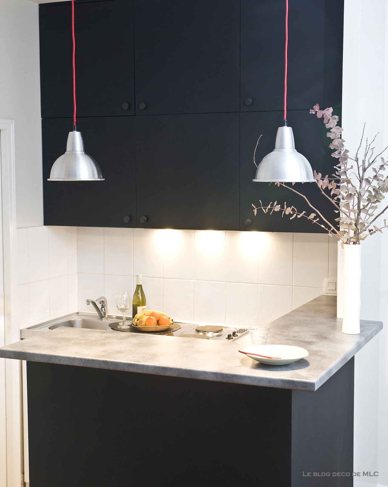 Une jolie cuisine noire déco à composer