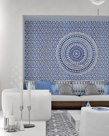 Mix-and-match-déco-urbaine-et-exotisme-oriental-salon-bleu-et-blanc